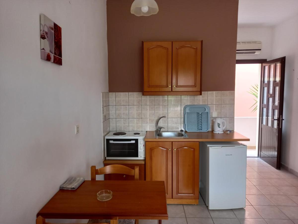 Kostas Apartments ซีดารี ภายนอก รูปภาพ