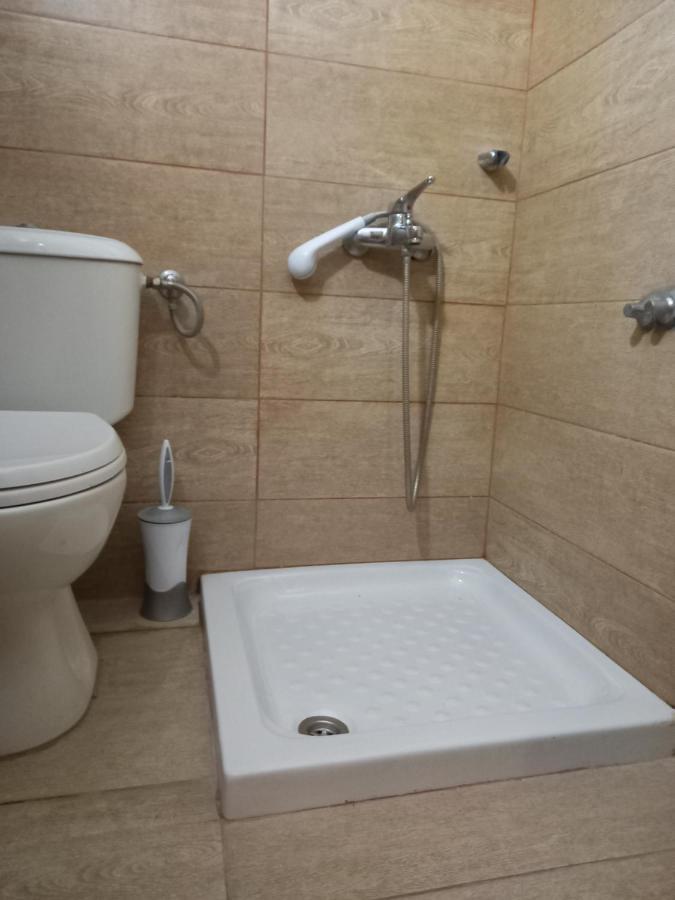 Kostas Apartments ซีดารี ภายนอก รูปภาพ